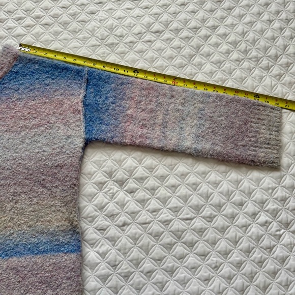 NWT Wild Fable Oversize Boucle Crew Sweater Pink/Blue/Gray/Cream Ombré Stripe XS - Picture 10 of 14